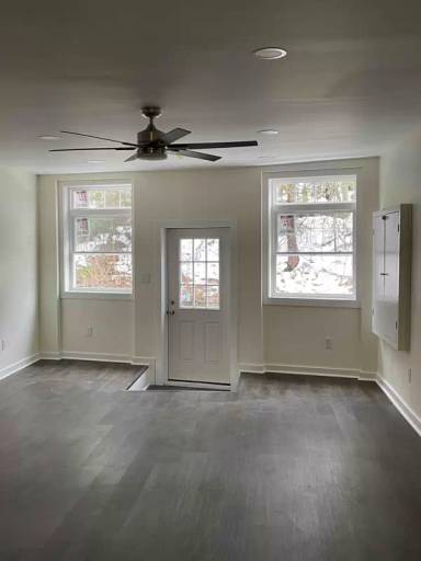 Main picture of 14 N Center St