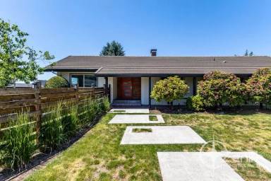 Main picture of 8013 SE Maple Ave