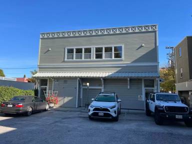 Main picture of 609 Pacific Ave
