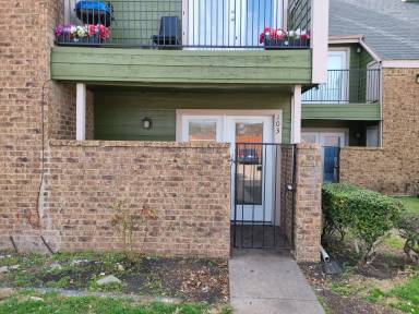 Main picture of 9837 Walnut St