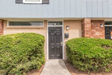 Main picture of 1790 Lyle Ave