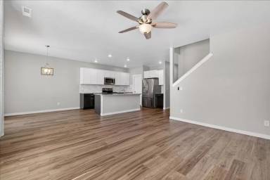 Main picture of 339 S Sunset Point Way