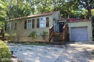 Main picture of 300 Rose St