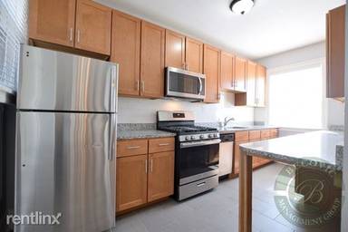 Main picture of Edgewater Gardens Apartments