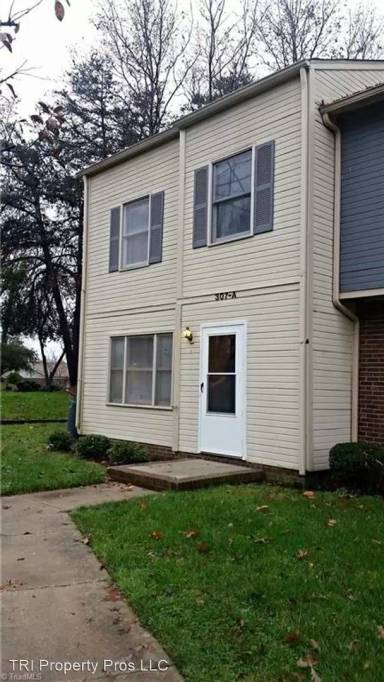 Main picture of 307 E Montcastle Dr