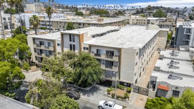 Main picture of 1536 N Serrano Ave