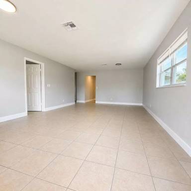Main picture of 1572 Cypress Dr
