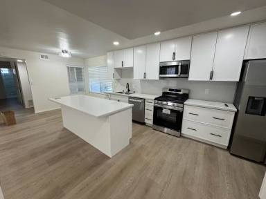 Main picture of 1058 Benjamin Pl