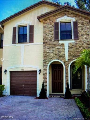 Main picture of 10326 NW 30th Ter