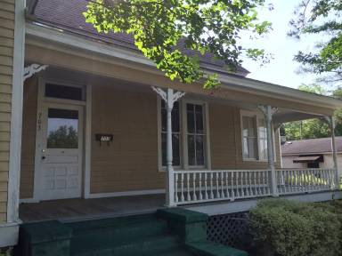 Main picture of 703 N Toombs St