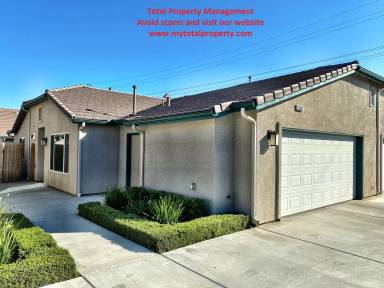 Main picture of 3116 Bright St