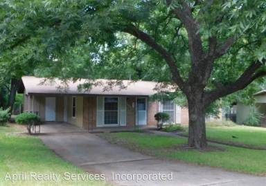 Main picture of 1400 Berkshire Dr