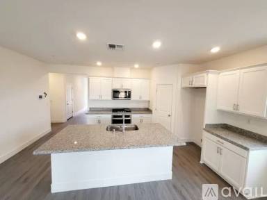 Main picture of 832 Loon St