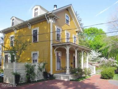Main picture of 4 Hudson St
