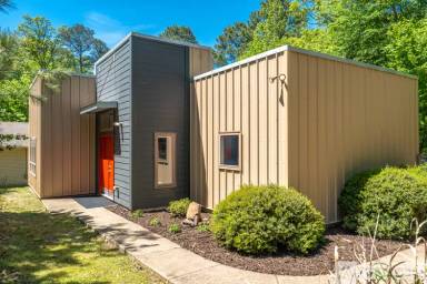 Main picture of 219 Leemar Pl