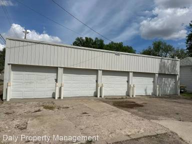 Main picture of 320 W 9th St