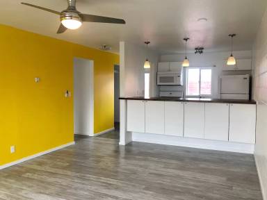 Main picture of 210 Moran St