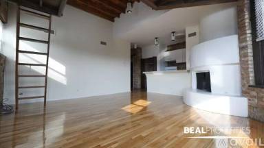 Main picture of 550 W Wellington Ave