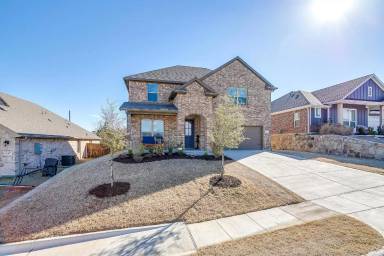 Main picture of 121 Everest Ct