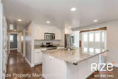 Main picture of 2331 E Ellisonwoods Ave