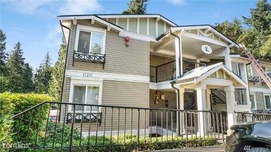 Main picture of 11211 NE 128th St