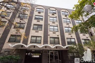 Main picture of 535 W Briar Apartments