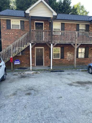 Main picture of 1600 Oak Croft Ct