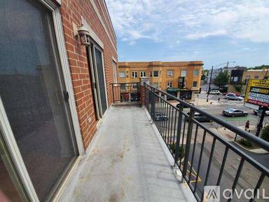 Main picture of 2318 N Milwaukee Ave