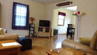 Main picture of 220 Walnut St