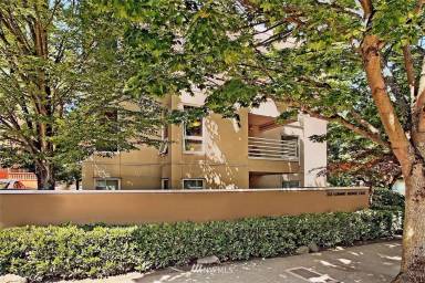 Main picture of 535 Summit Ave E