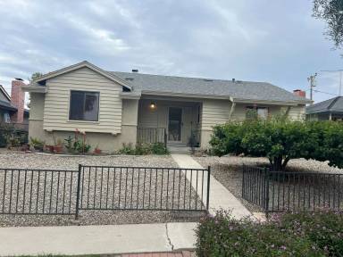 Main picture of 3433 San Pablo St