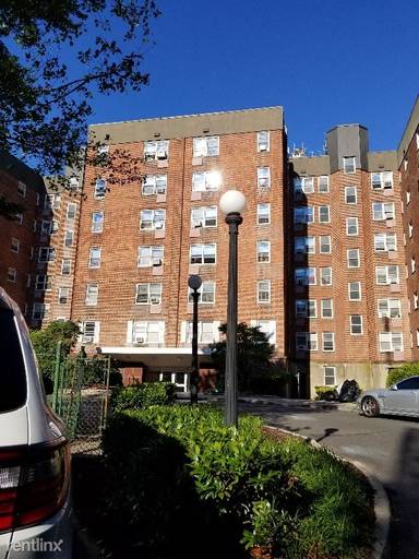 Main picture of 130 Pelham Rd