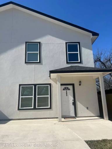 Main picture of 215 Southlawn Ave