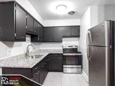 Main picture of 6021 N Winthrop Ave