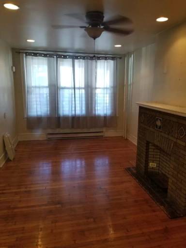 Main picture of 4945 Locust St