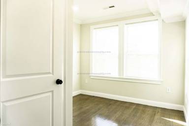 Main picture of 2001-05 Commonwealth Ave Apartments