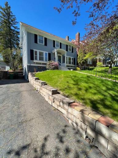 Main picture of 2117 E 2nd St