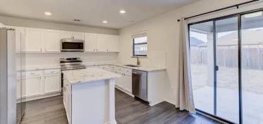 Main picture of 916 Watson Way