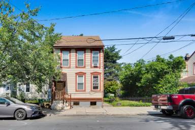 Main picture of 523 N 9th St