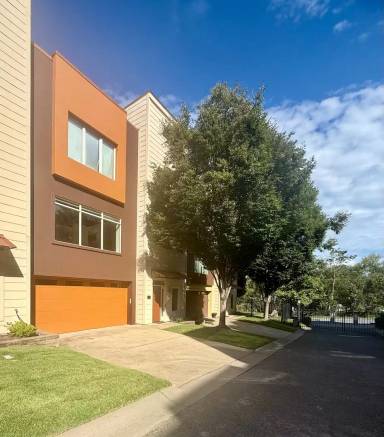 Main picture of 110 Vertical Loft Dr