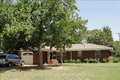 Main picture of 715 Normandie Dr