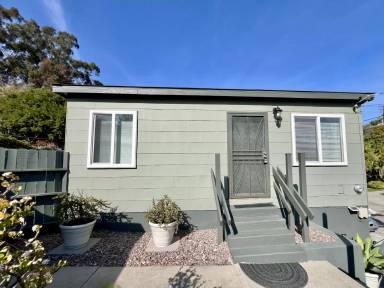Main picture of 3716 Dove St