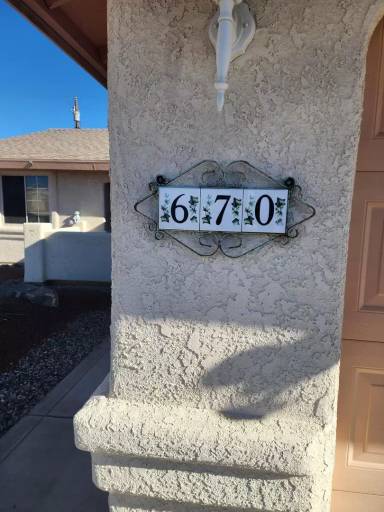 Main picture of 670 Desert View Dr