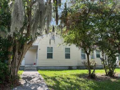 Main picture of 4 Fluke Ave