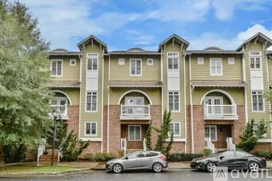 Main picture of 328 Magnolia Ave