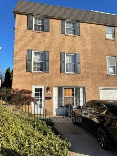 Main picture of 2813 Walnut Hill St