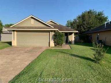 Main picture of 905 Crested Point Dr