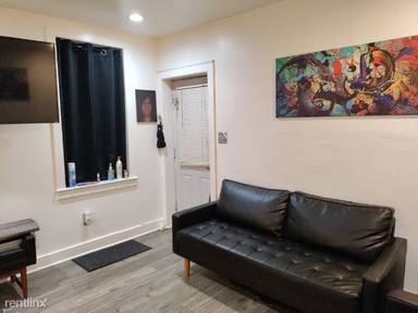 Main picture of 816 W Lombard St