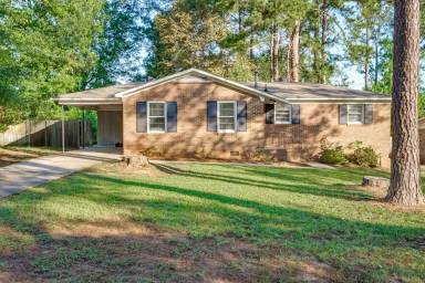 Main picture of 441 Stirlington Rd