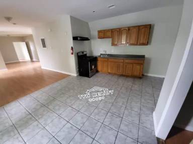 Main picture of 78 Clinton Pl